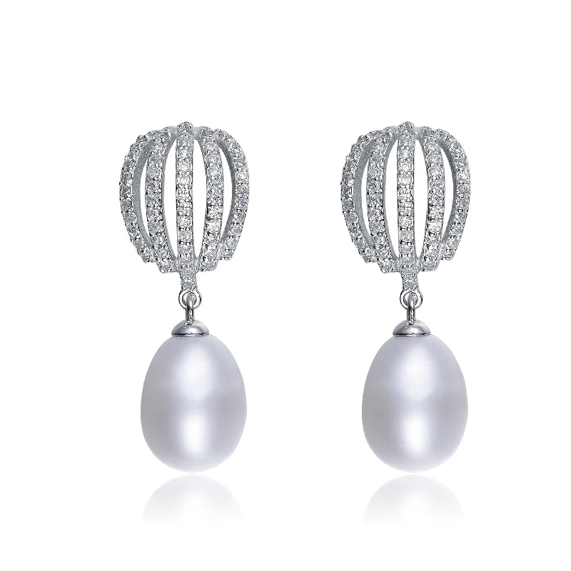 Léa Pearl Drop Earrings