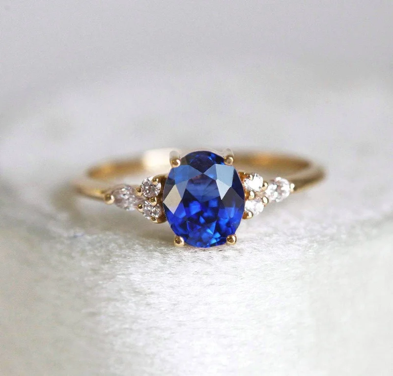 Bamboo style engagement rings-Evelyn Oval Sapphire Diamond Ring